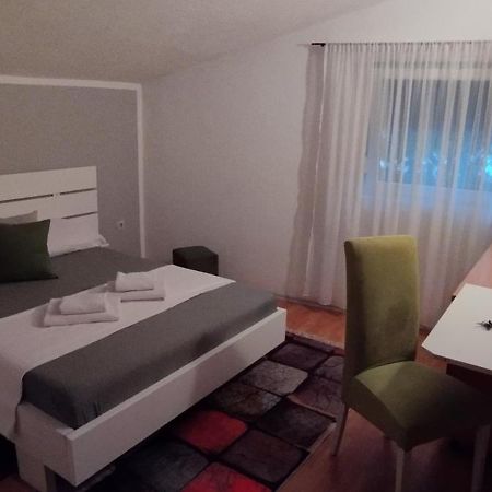 Villa Monera Apartments & Rooms & Free Garage Mostar Eksteriør billede