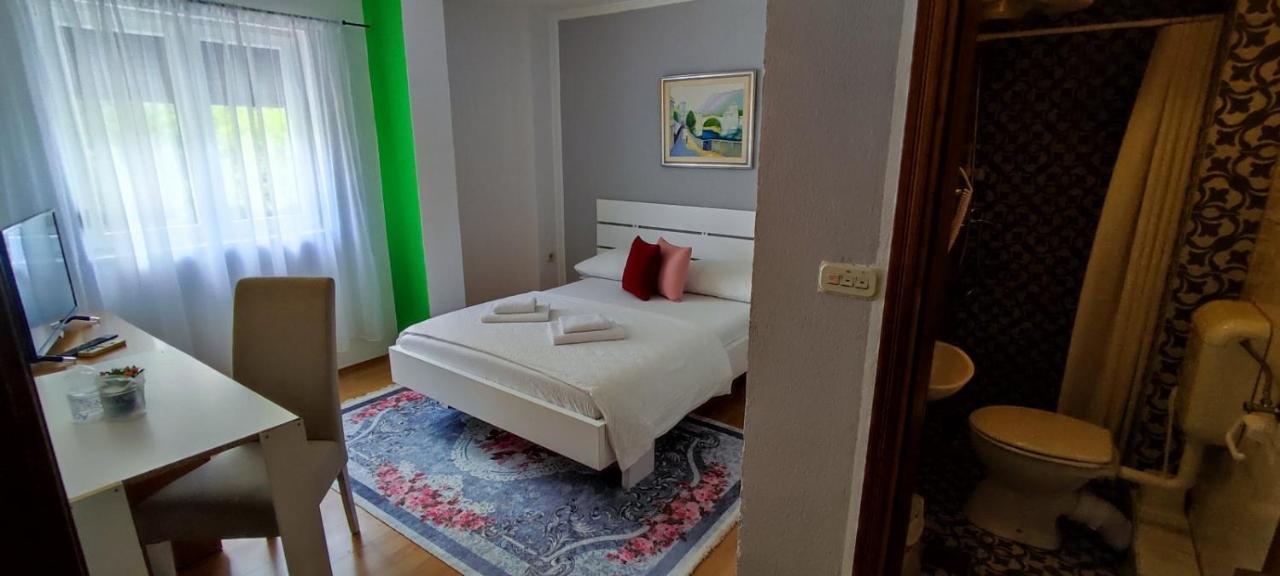 Villa Monera Apartments & Rooms & Free Garage Mostar Eksteriør billede